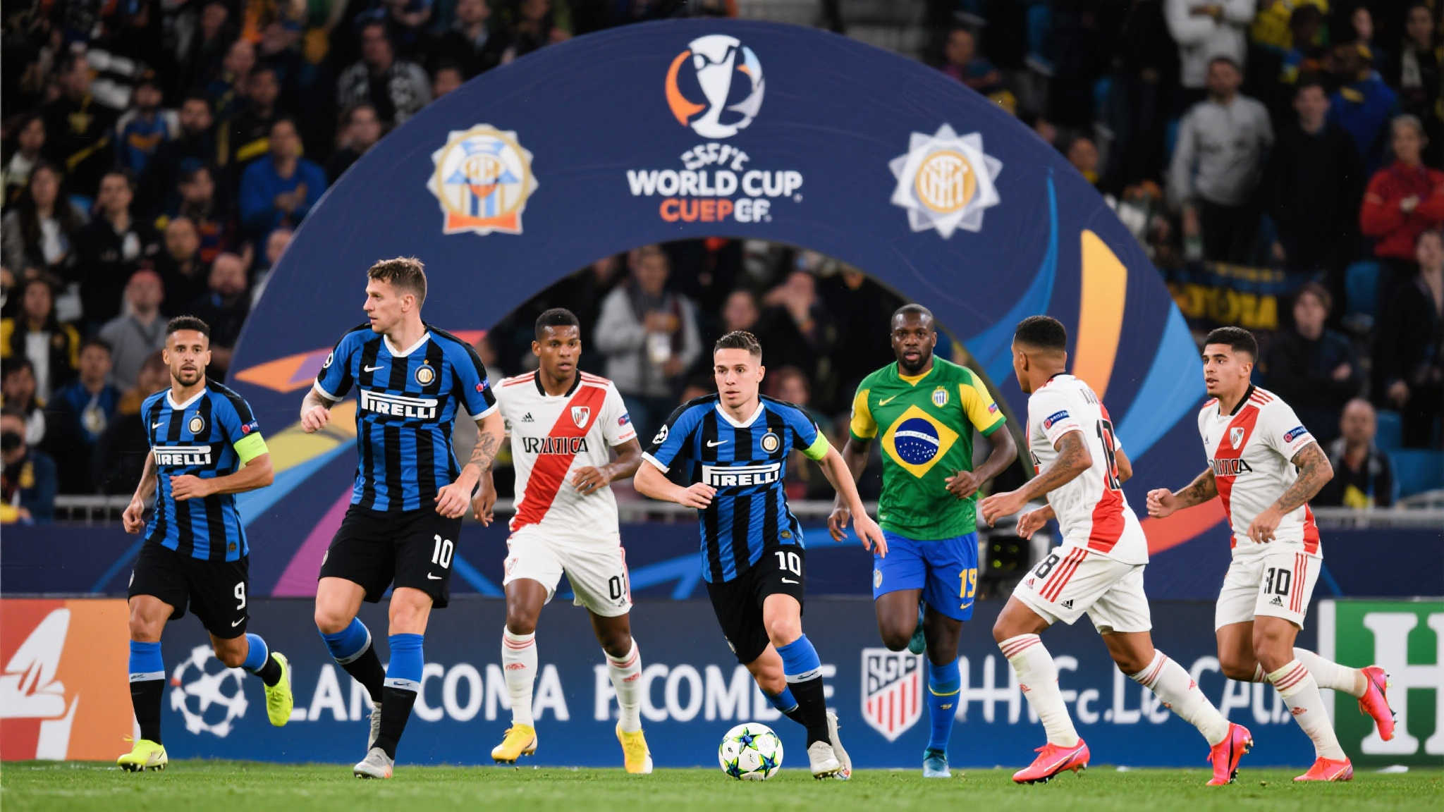 世俱杯晋级解析:国米河床生死较量,马竞陷困局,迈阿密平局盼突围! 全球瞩目的世俱杯赛事正如火如荼进行,各支球队拼尽全